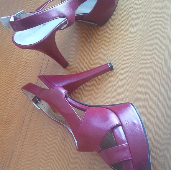 SEXY ❤ NINE WEST 8.5 wine Red Strappy platform Sandals slides Slingback - Picture 4 of 8